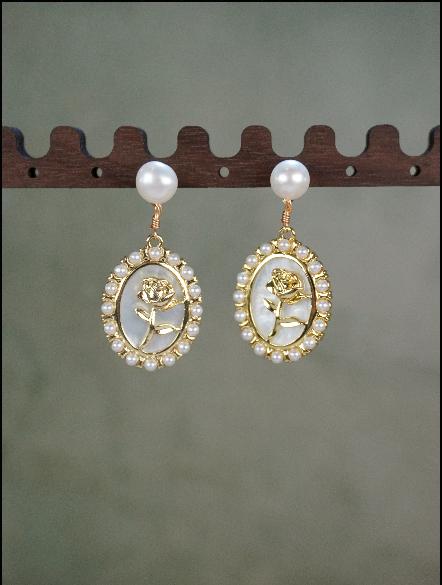 Baroque Pearl Rose Mother-of-Pearl Jewelry Set